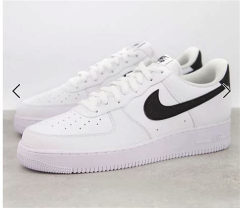 air force schwarz mit weißen nike zeichen|weiße schuhe air force 1.